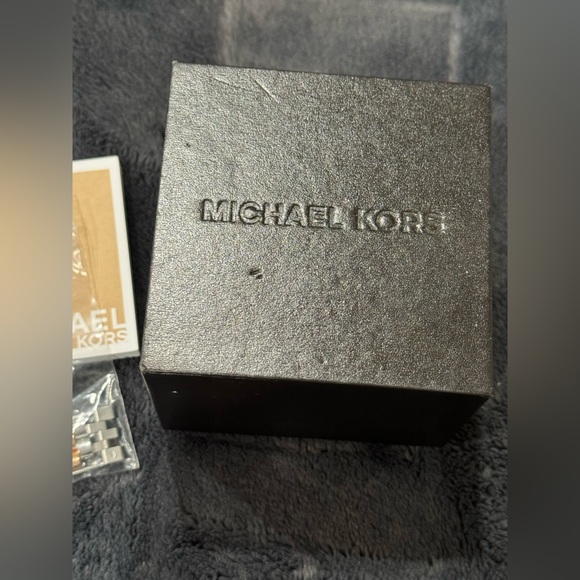 Michael Kors Silver Multicolor Stainless Steel Lexington MK5735 Women's watch - Picture 10 of 10